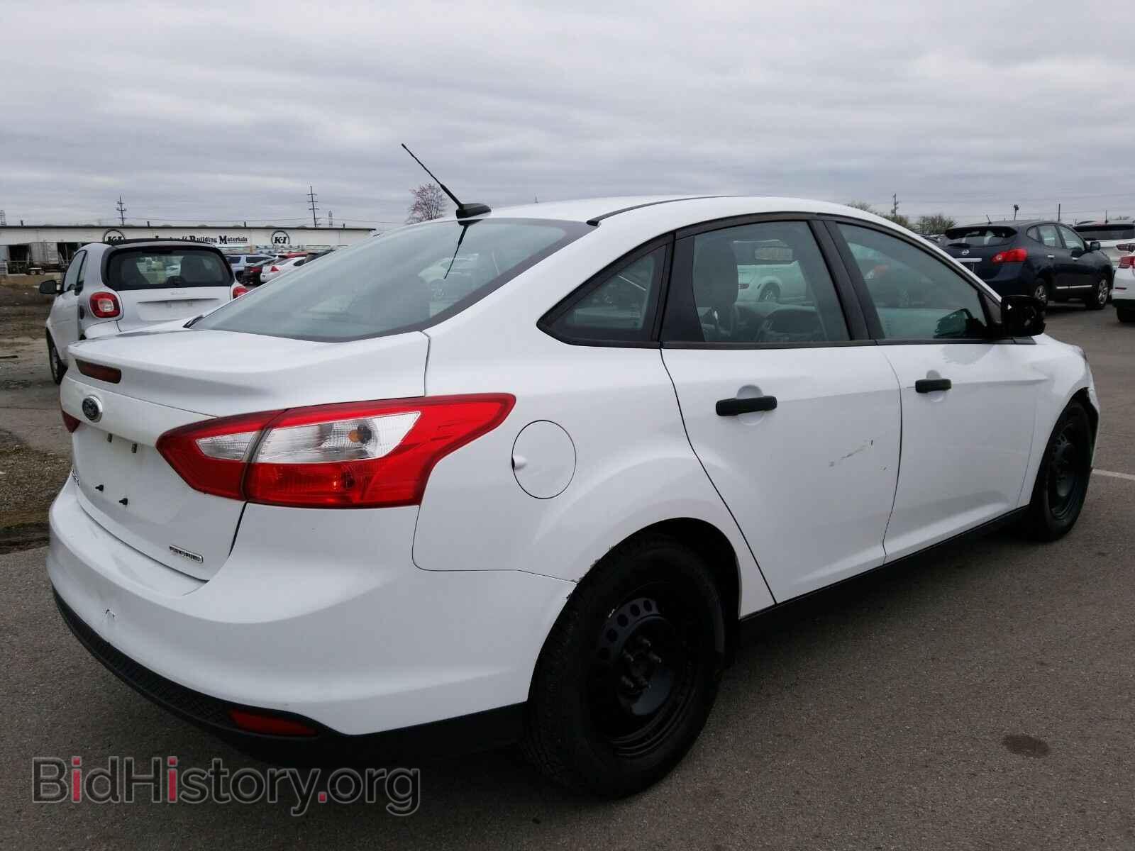 2013 Ford Focus - VIN: 1FADP3E28DL312649 - Photo 2