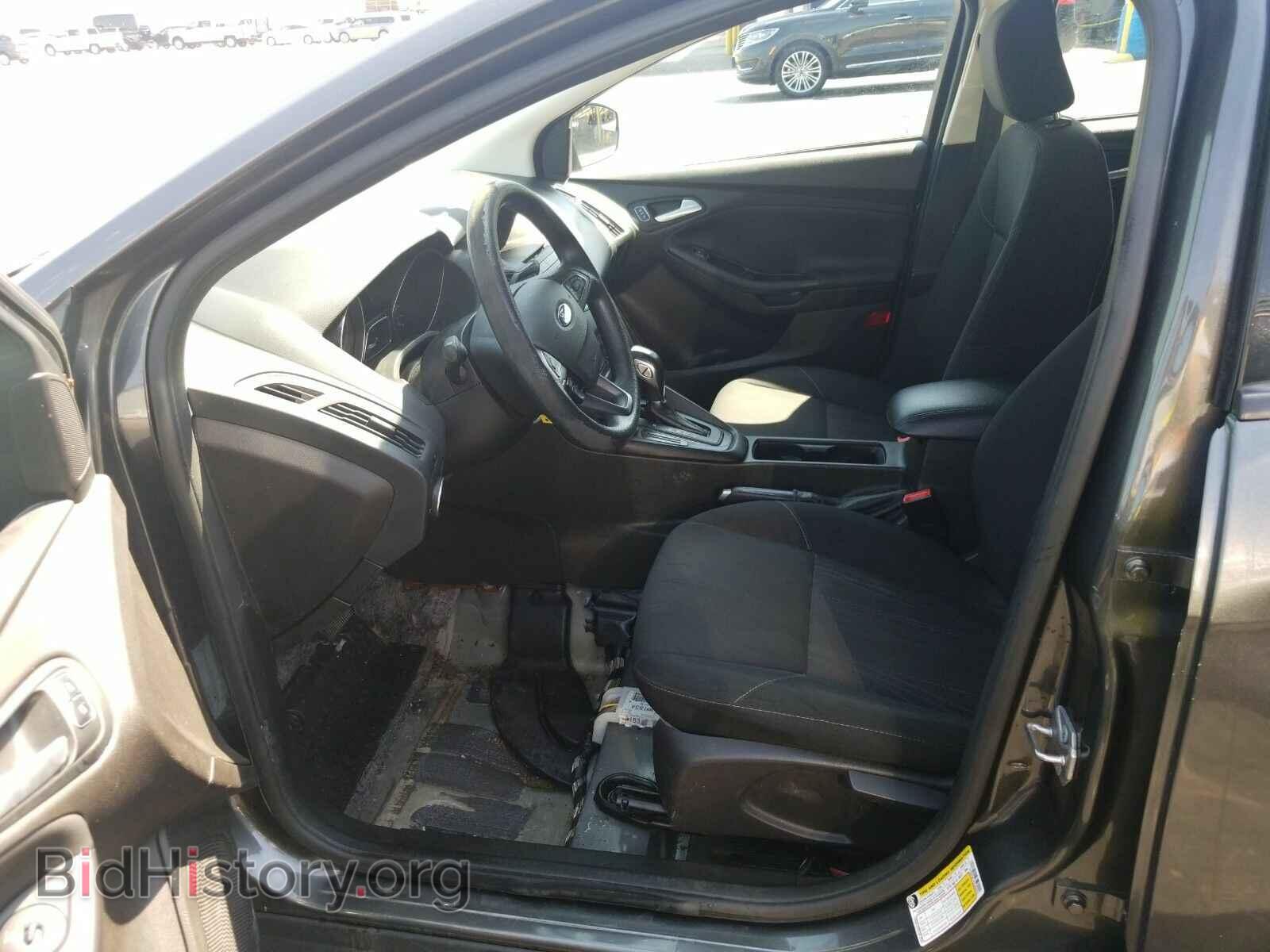 2016 Ford Focus - VIN: 1FADP3K27GL369255 - Photo 3