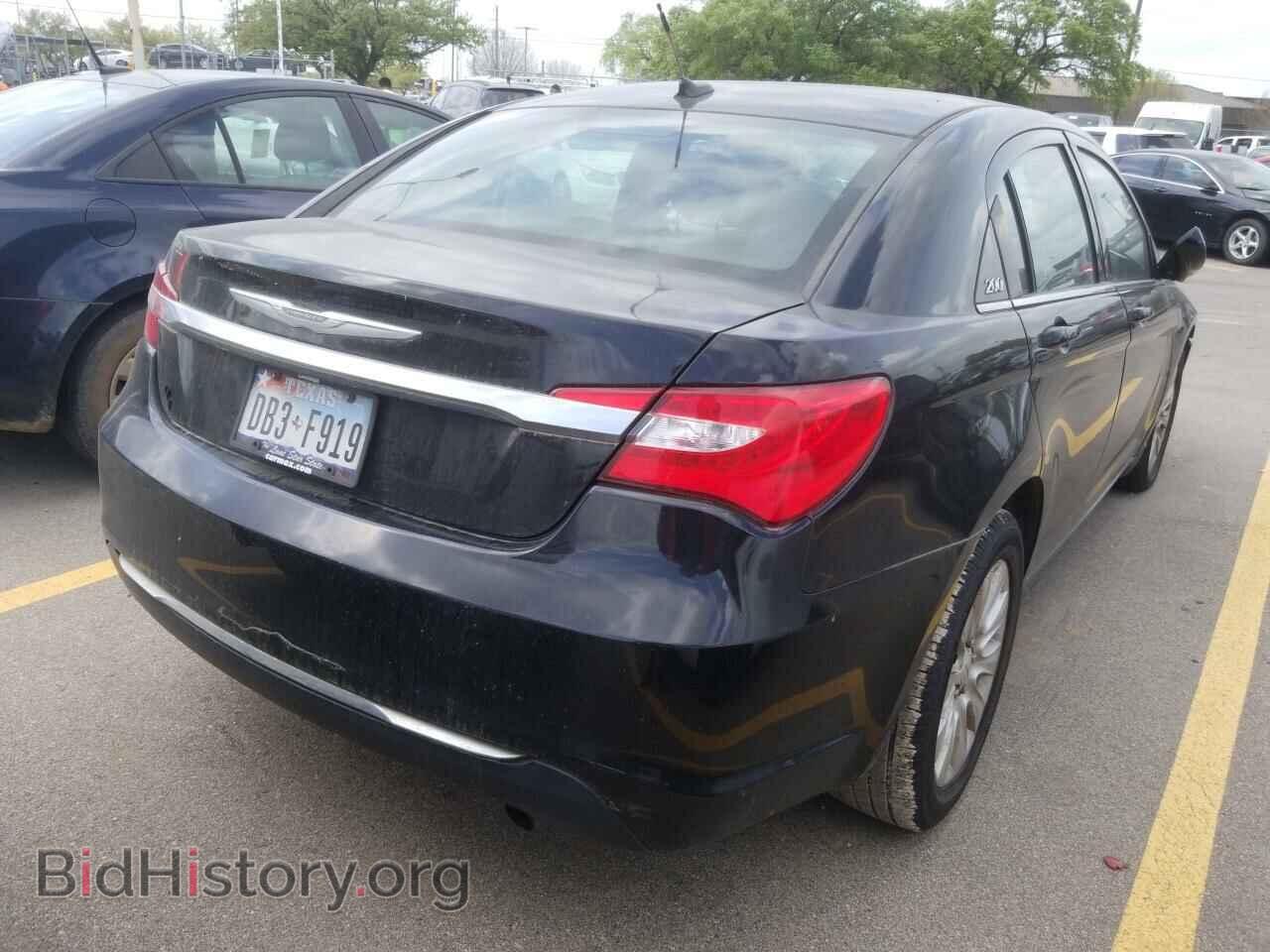 2013 Chrysler 200 - VIN: 1C3CCBAB4DN559564 - Photo 2