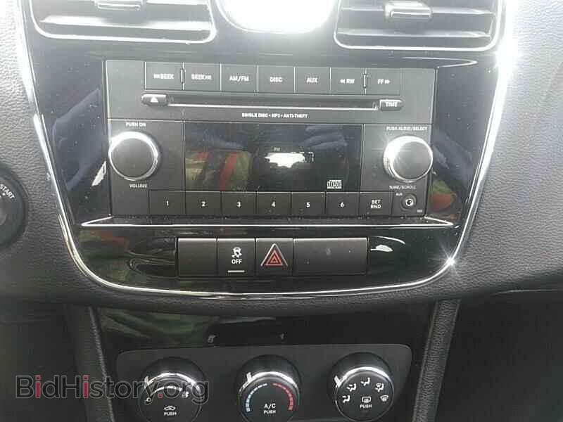 2013 Chrysler 200 - VIN: 1C3CCBAB5DN557239 - Photo 4