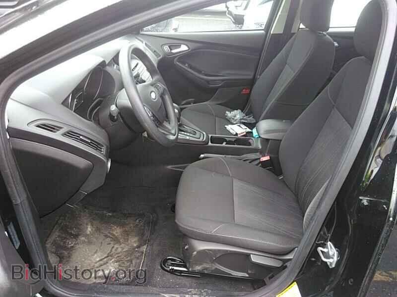 2017 Ford Focus - VIN: 1FADP3K25HL201065 - Photo 3