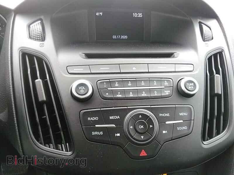 2017 Ford Focus - VIN: 1FADP3K25HL201065 - Photo 4