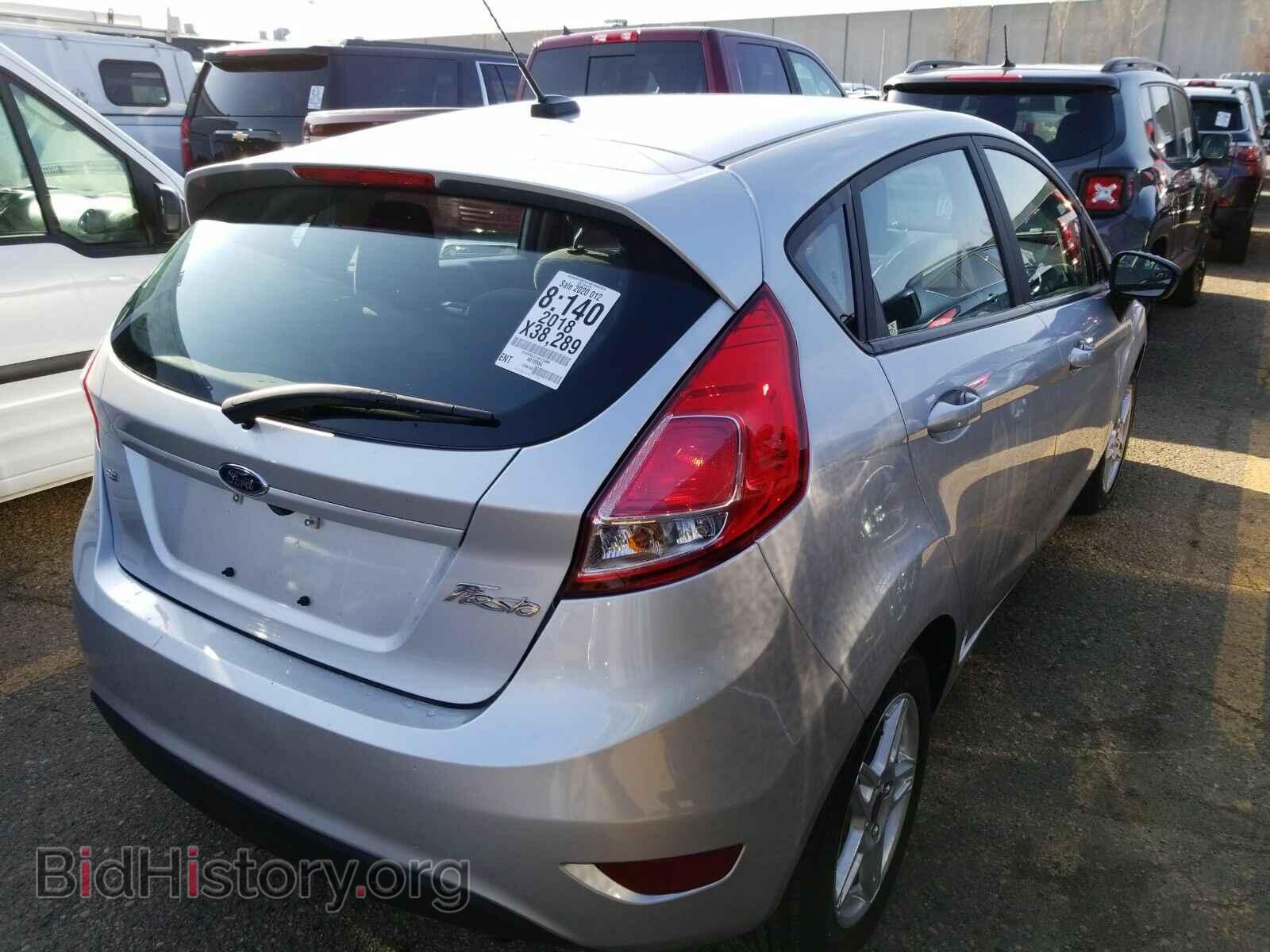 2018 Ford Fiesta - VIN: 3FADP4EJ7JM133008 - Фото 2