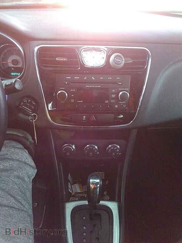 2012 Chrysler 200 - VIN: 1C3CCBBB6CN267721 - Photo 4