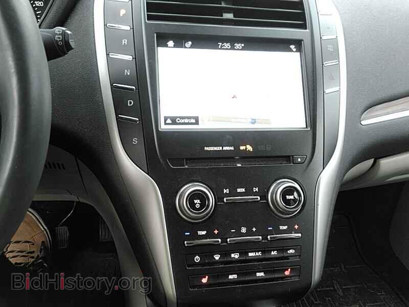 2017 Lincoln MKC - VIN: 5LMCJ2C9XHUL27924 - Photo 4