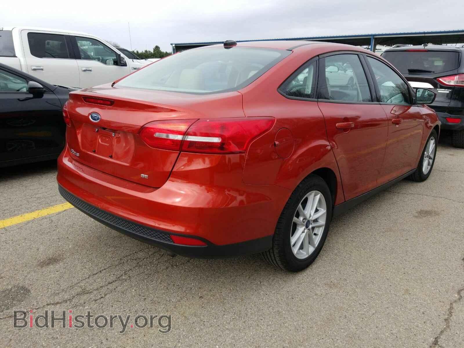 2018 Ford Focus - VIN: 1FADP3F28JL316808 - Фото 2