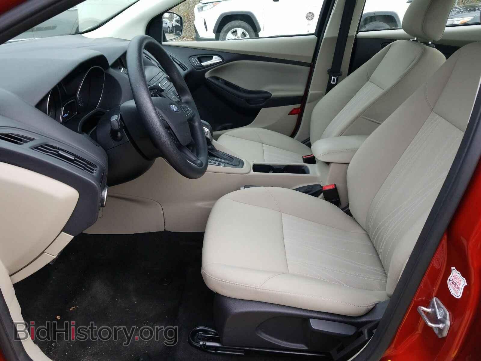2018 Ford Focus - VIN: 1FADP3F28JL316808 - Фото 3