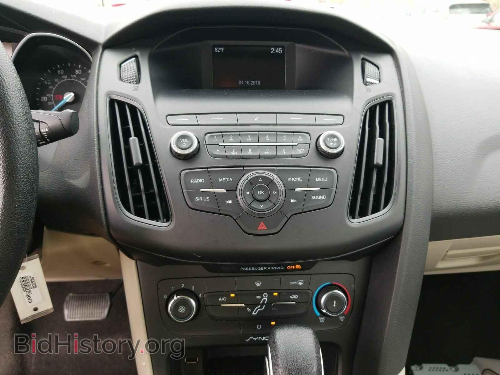 2018 Ford Focus - VIN: 1FADP3F28JL316808 - Фото 4