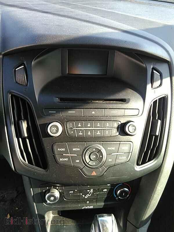 2015 Ford Focus - VIN: 1FADP3F2XFL262967 - Photo 4