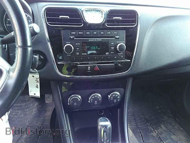 2014 Chrysler 200 - VIN: 1C3CCBBB4EN137679 - Фото 4