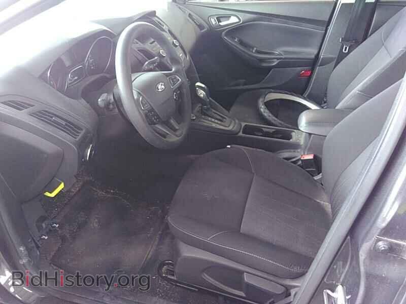 2016 Ford Focus - VIN: 1FADP3F22GL323388 - Photo 3