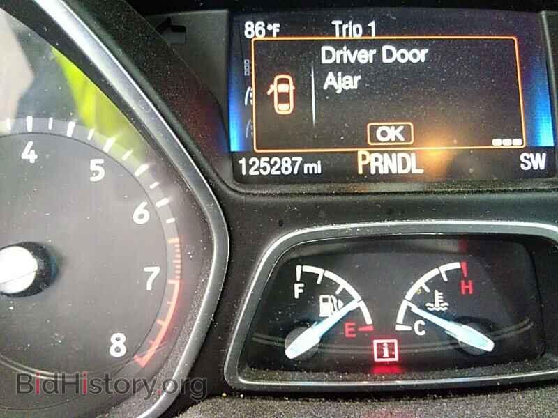 2016 Ford Focus - VIN: 1FADP3F22GL323388 - Photo 5