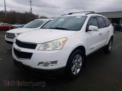 2009 Chevrolet TRAVERSE FWD 4DR LT W/1LT, white — VIN 1GNER23D79S166868