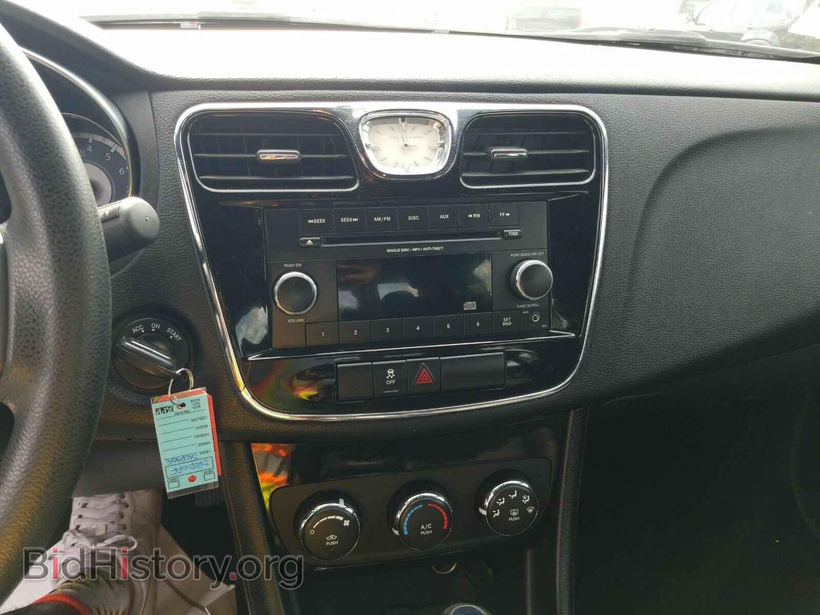 2014 Chrysler 200 - VIN: 1C3CCBAB0EN209799 - Фото 4