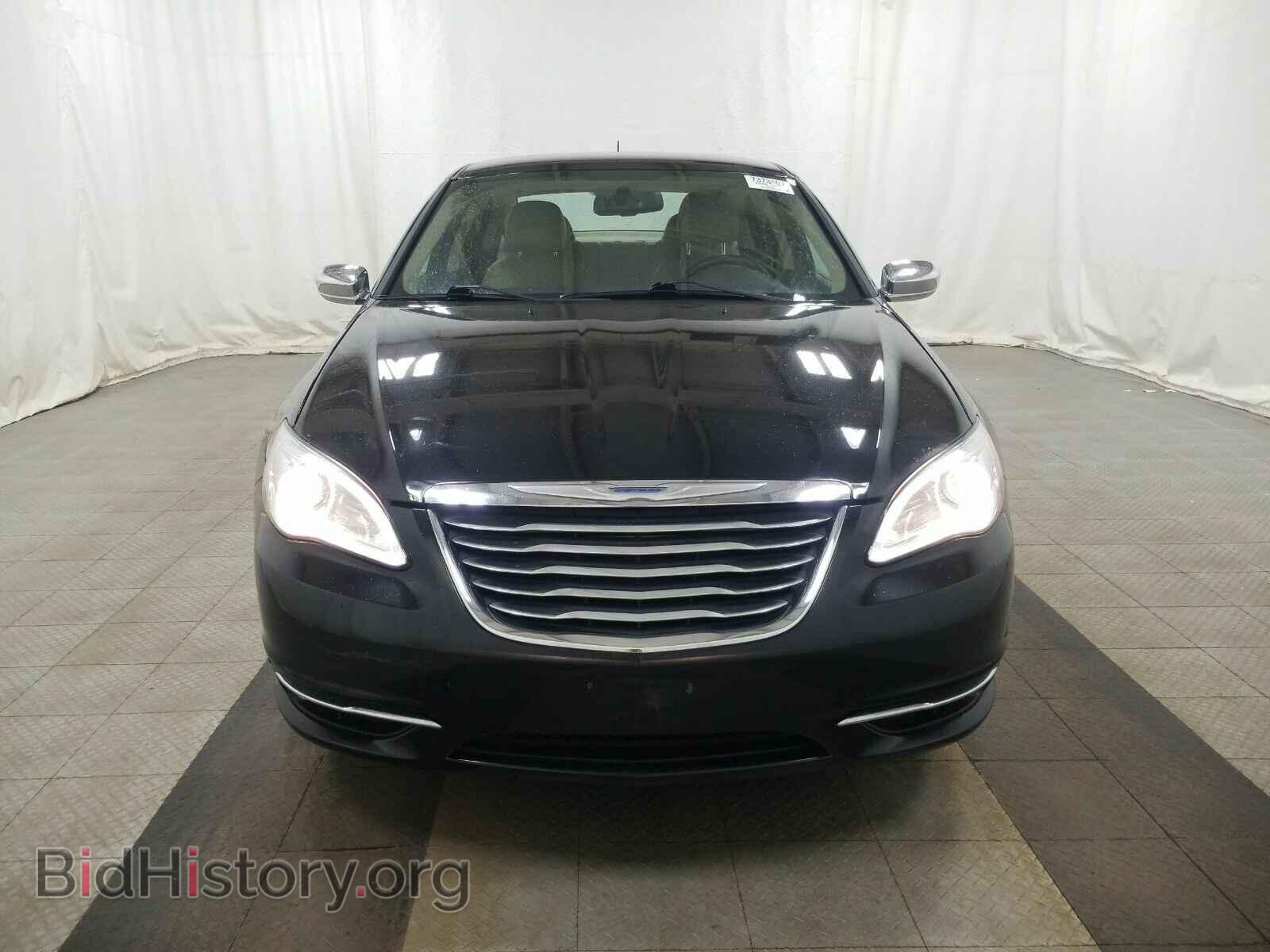 2011 Chrysler 200 - VIN: 1C3BC2FG5BN588648 - Фото 2