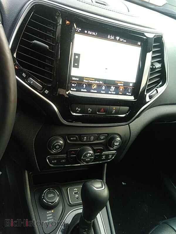 2019 Jeep Cherokee - VIN: 1C4PJMDN1KD165933 - Фото 4
