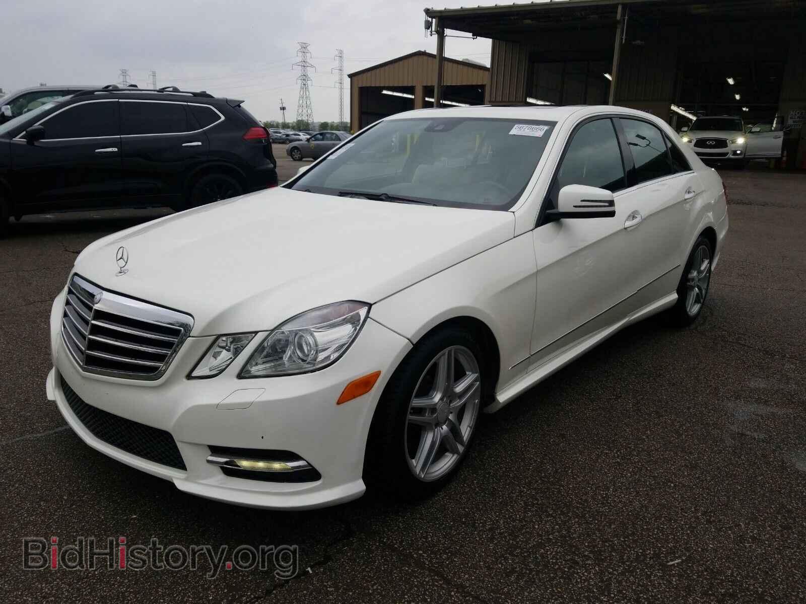 Photo WDDHF5KB3CA610993 - Mercedes-Benz E-Class 2012