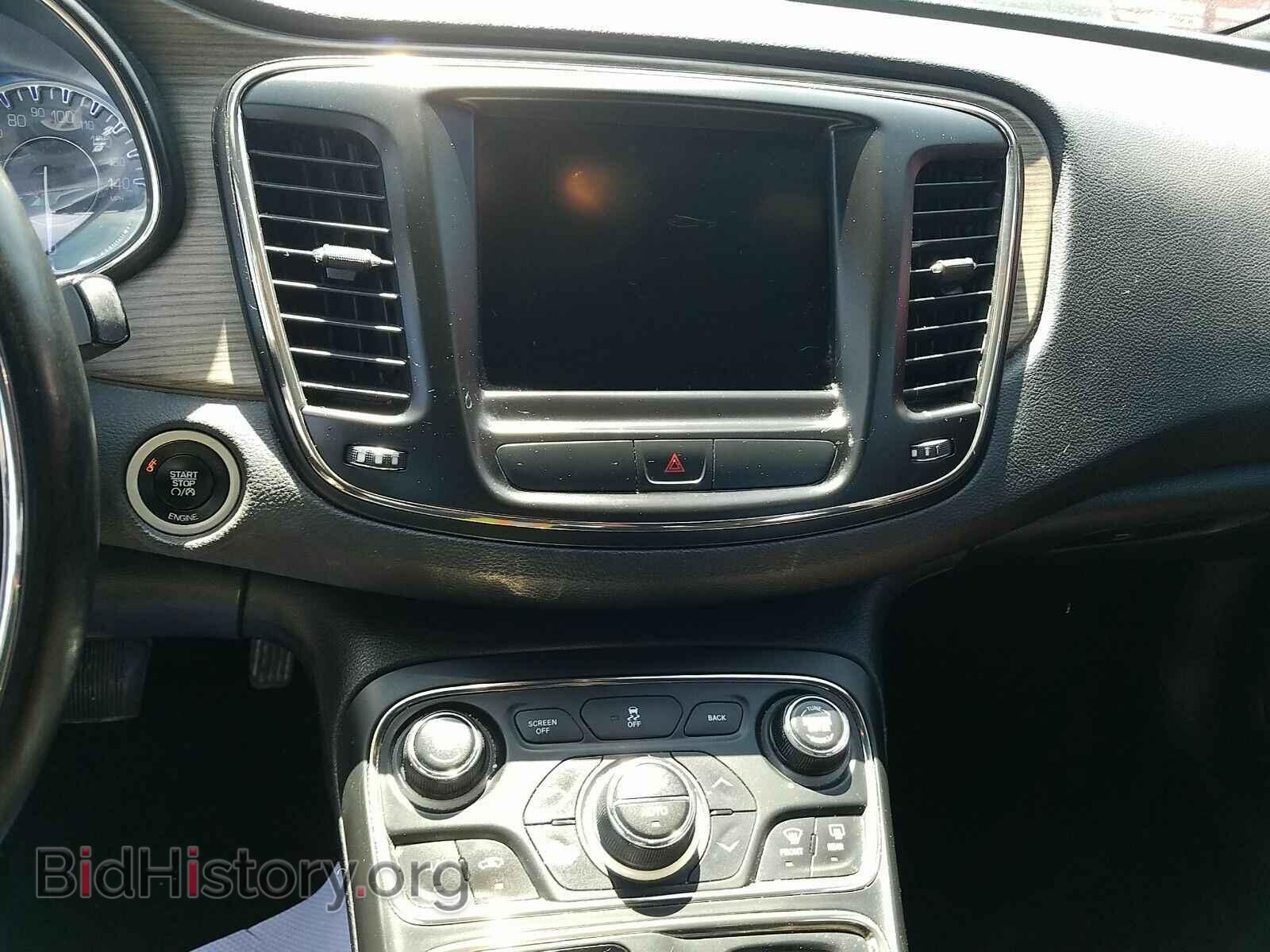 2016 Chrysler 200 - VIN: 1C3CCCCB7GN163359 - Фото 4