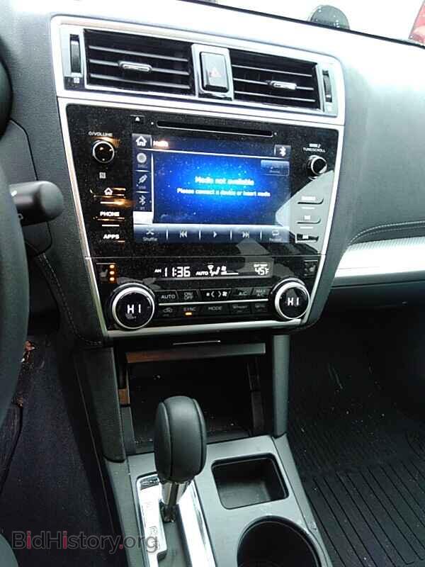 2018 Subaru Outback - VIN: 4S4BSAFC8J3288002 - Фото 4