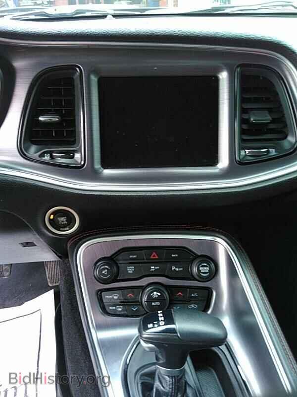 2016 Dodge Challenger - VIN: 2C3CDZBT4GH217722 - Фото 4