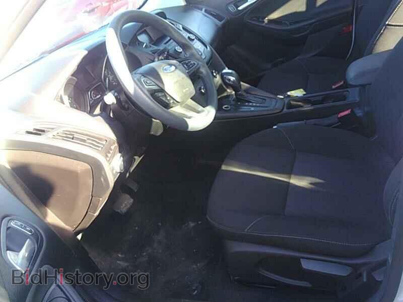 2016 Ford Focus - VIN: 1FADP3F2XGL329407 - Фото 3