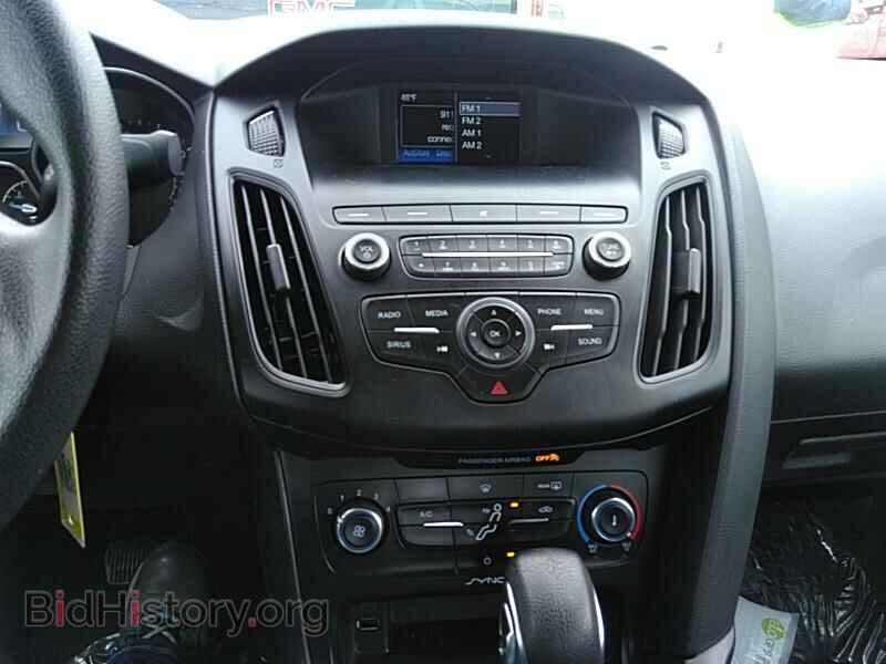 2018 Ford Focus - VIN: 1FADP3F27JL288712 - Фото 4