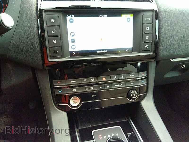 2017 Jaguar F-PACE - VIN: SADCJ2BN5HA494722 - Фото 4