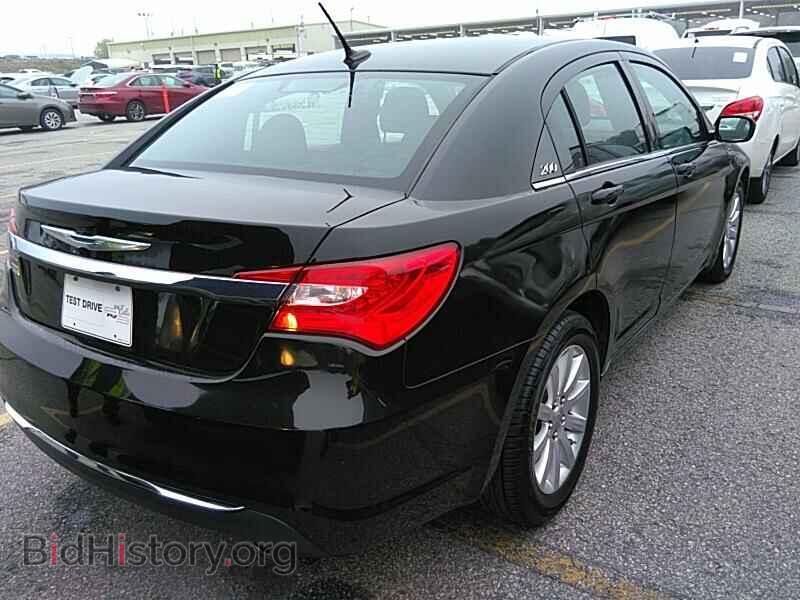 2011 Chrysler 200 - VIN: 1C3BC1FG8BN593076 - Фото 2