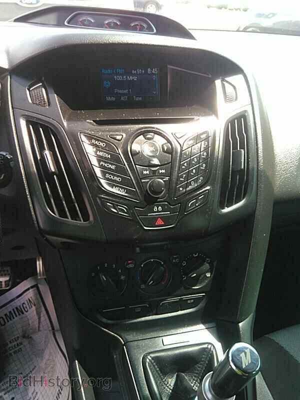 2014 Ford Focus - VIN: 1FADP3L95EL227625 - Фото 4
