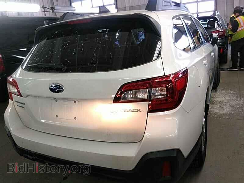 2019 Subaru Outback - VIN: 4S4BSAFC5K3379245 - Фото 2