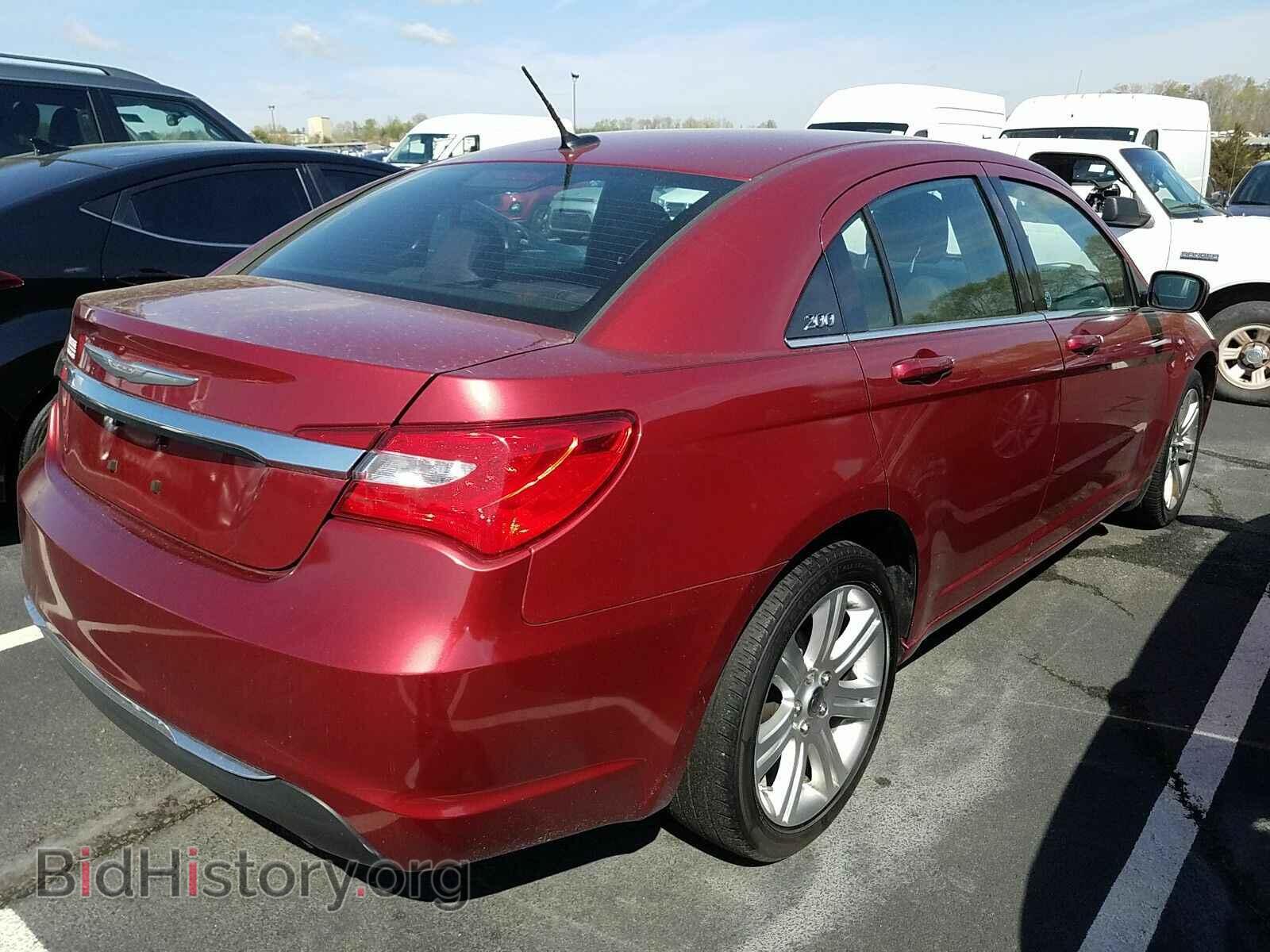 2013 Chrysler 200 - VIN: 1C3CCBBB0DN629902 - Фото 2