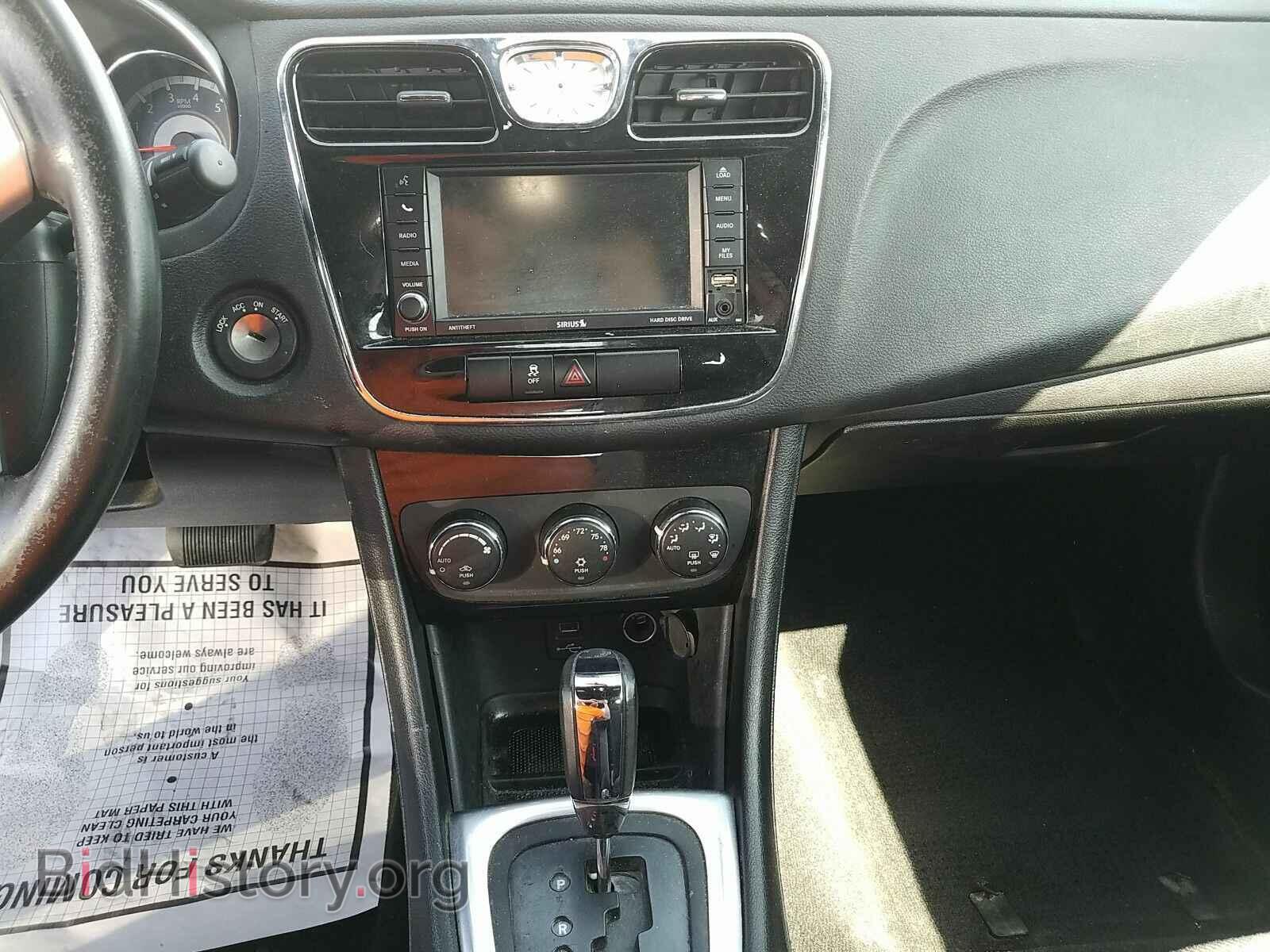 2013 Chrysler 200 - VIN: 1C3CCBBB0DN629902 - Фото 4