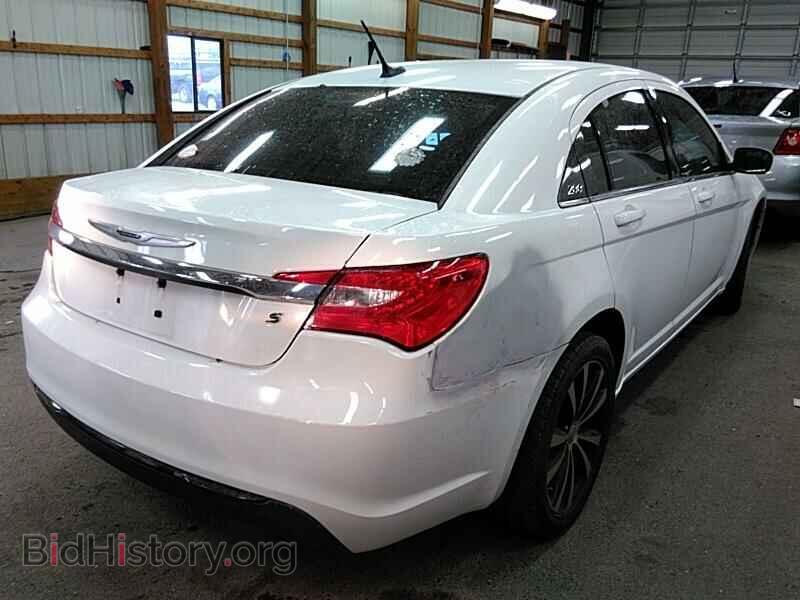 2011 Chrysler 200 - VIN: 1C3BC8FG5BN567012 - Фото 2