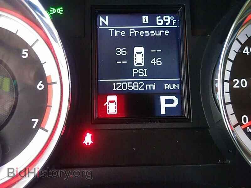2011 Dodge Durango - VIN: 1D4SD5GT7BC692529 - Фото 5