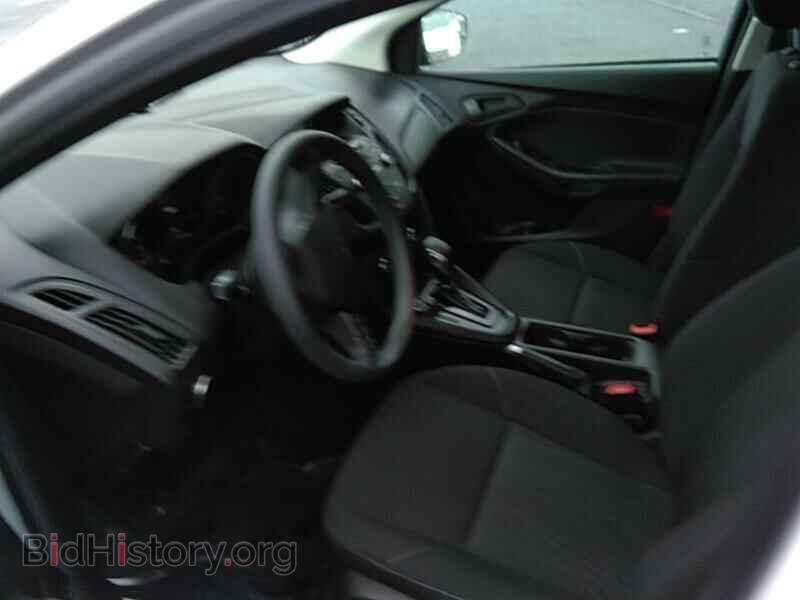 2016 Ford Focus - VIN: 1FADP3E24GL347452 - Фото 3