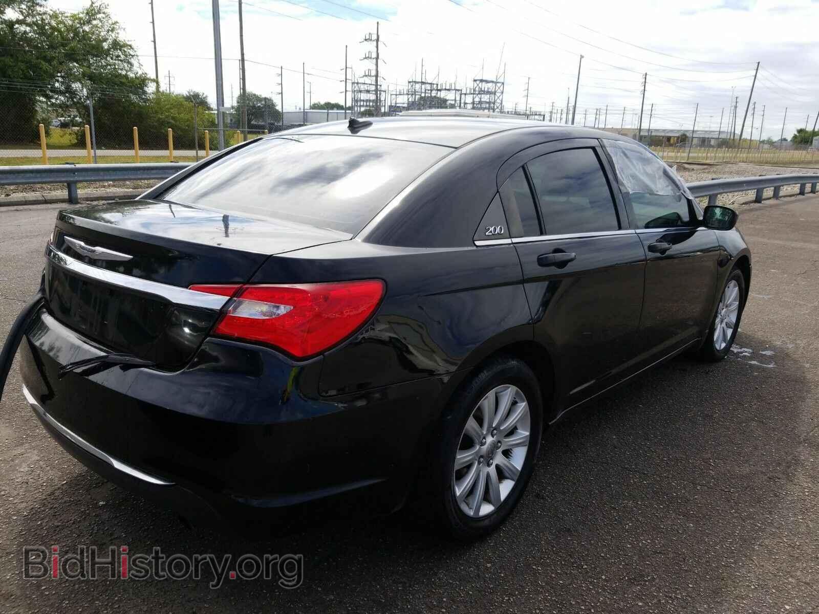 2013 Chrysler 200 - VIN: 1C3CCBBB7DN657387 - Фото 2