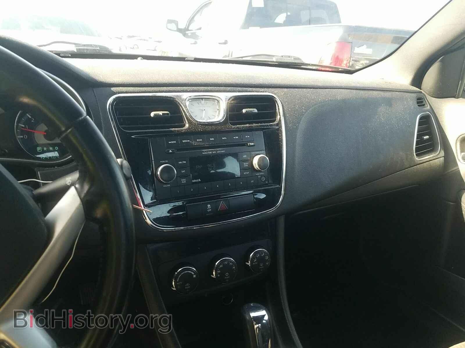 2012 Chrysler 200 - VIN: 1C3CCBBB9CN101094 - Photo 4