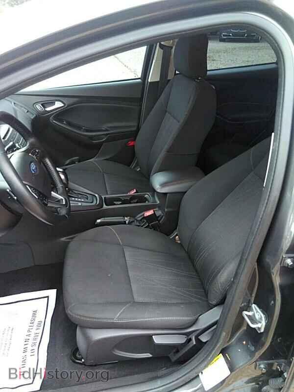 2016 Ford Focus - VIN: 1FADP3F27GL267562 - Фото 3