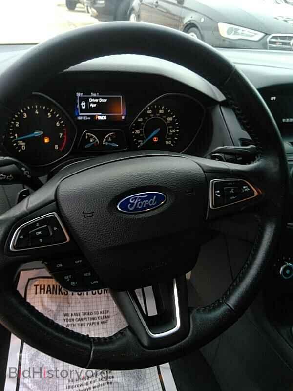 2016 Ford Focus - VIN: 1FADP3F27GL267562 - Фото 5