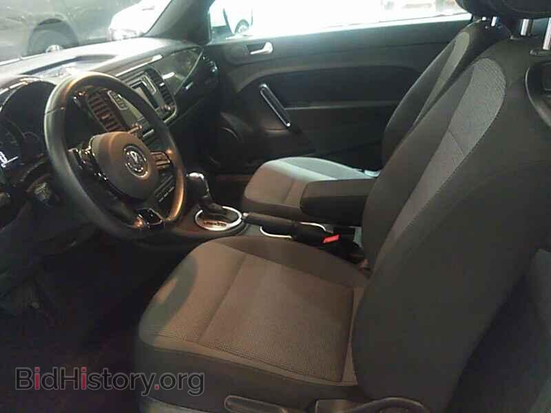 2019 Volkswagen Beetle - VIN: 3VWFD7AT8KM711412 - Фото 3