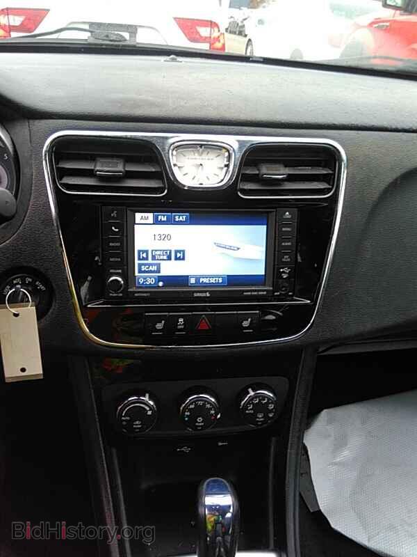 2012 Chrysler 200 - VIN: 1C3CCBCB5CN140831 - Photo 4