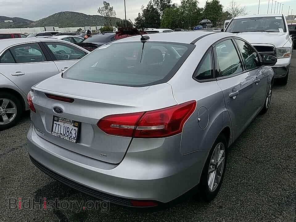 2016 Ford Focus - VIN: 1FADP3F2XGL352654 - Фото 2