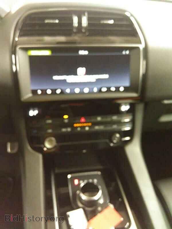 2019 Jaguar F-PACE - VIN: SADCS2FX5KA366173 - Фото 4