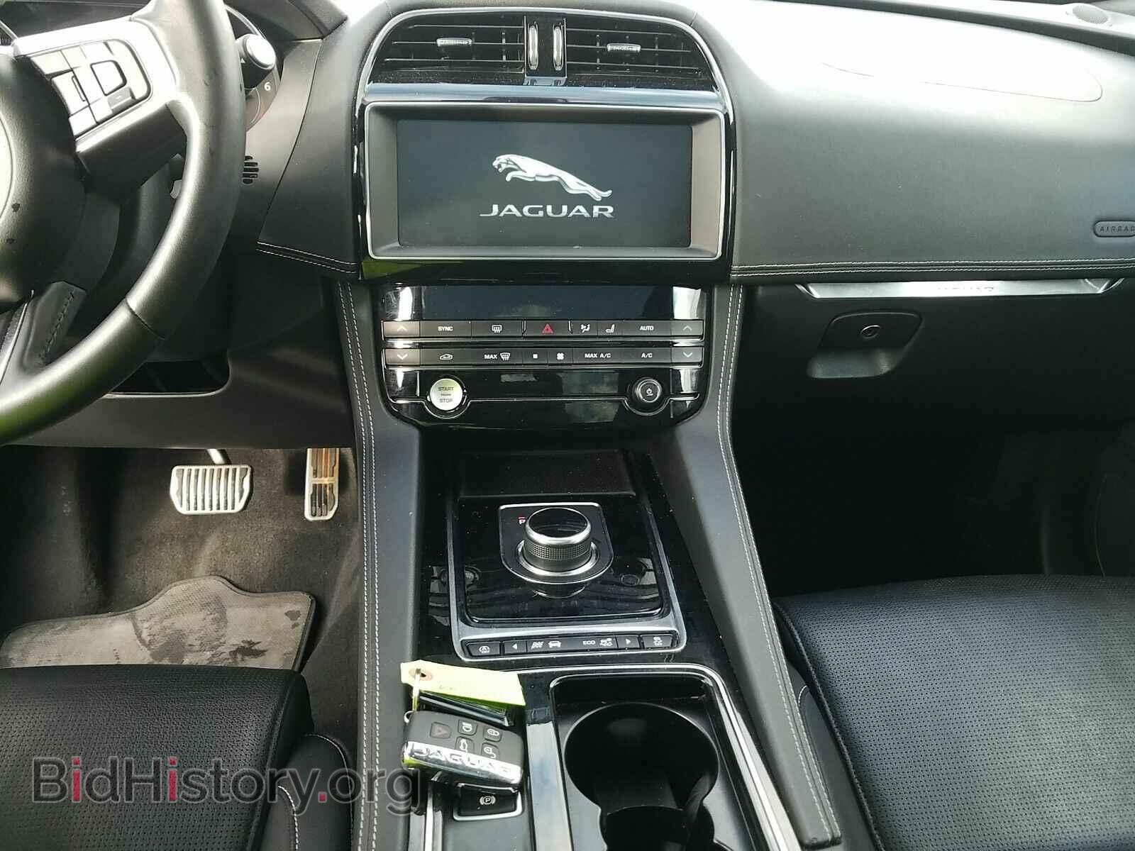 2019 Jaguar F-PACE - VIN: SADCM2FV7KA392833 - Фото 4