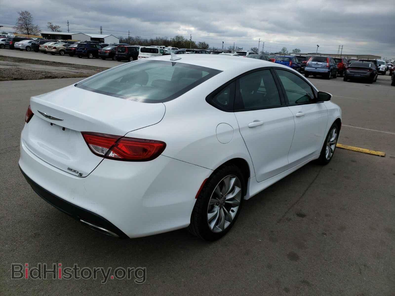 2016 Chrysler 200 - VIN: 1C3CCCBB6GN151107 - Photo 2