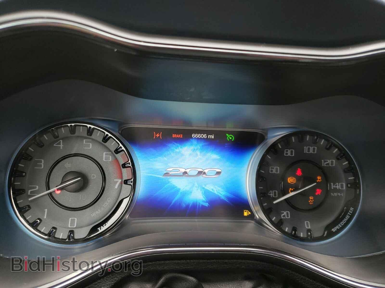 2016 Chrysler 200 - VIN: 1C3CCCBB6GN151107 - Photo 5