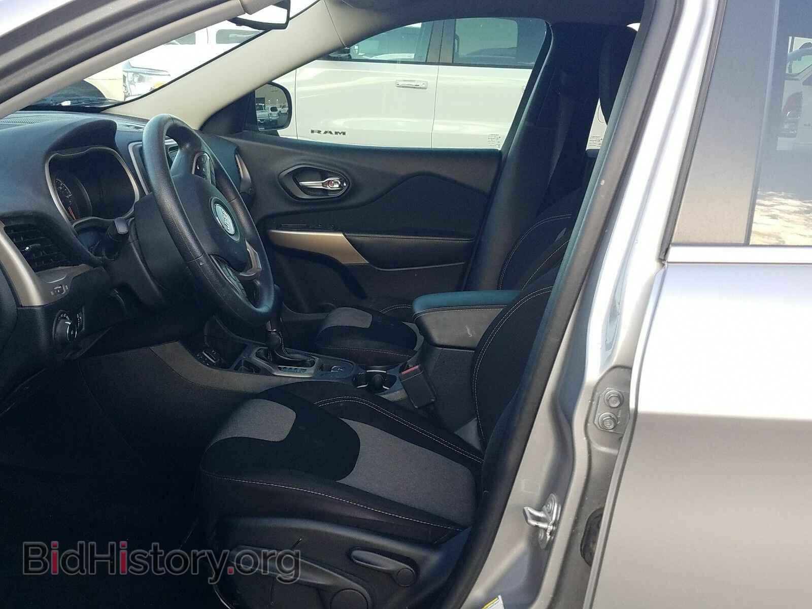 2018 Jeep Cherokee - VIN: 1C4PJLCBXJD537222 - Фото 3