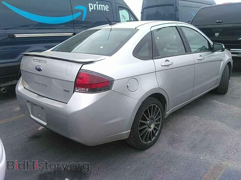 2011 Ford Focus - VIN: 1FAHP3GN0BW121828 - Фото 2