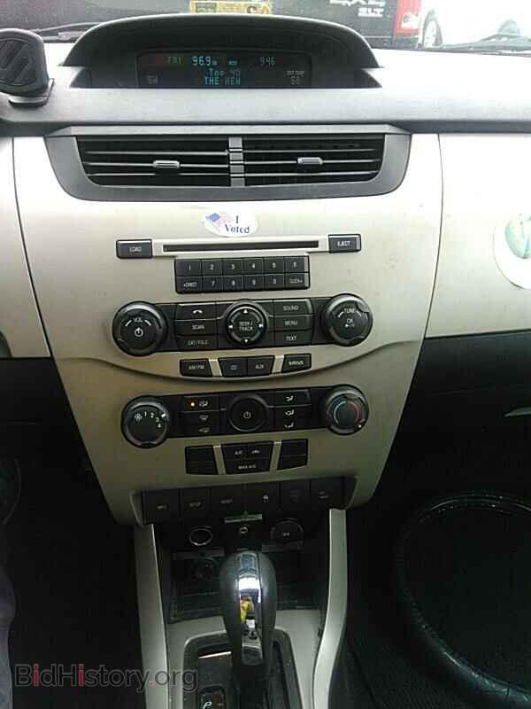 2011 Ford Focus - VIN: 1FAHP3GN0BW121828 - Фото 4