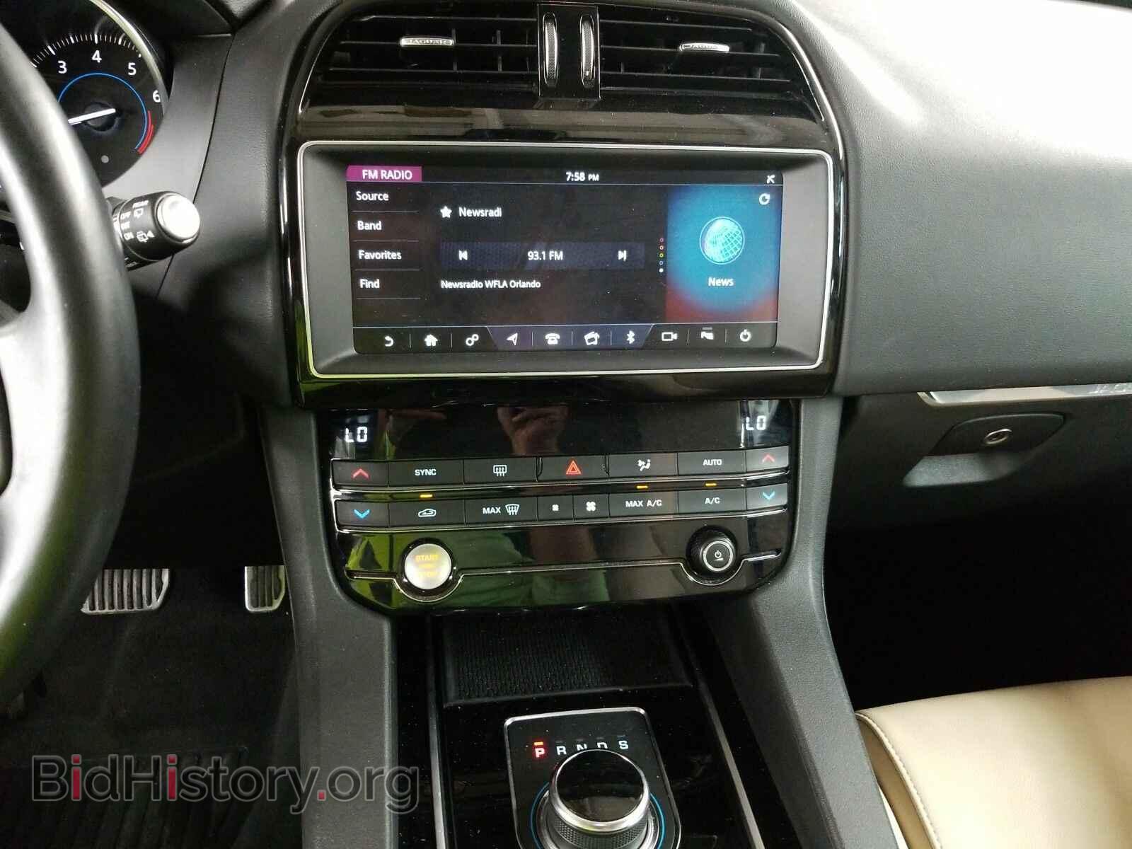 2019 Jaguar F-PACE - VIN: SADCS2FX3KA391637 - Фото 4